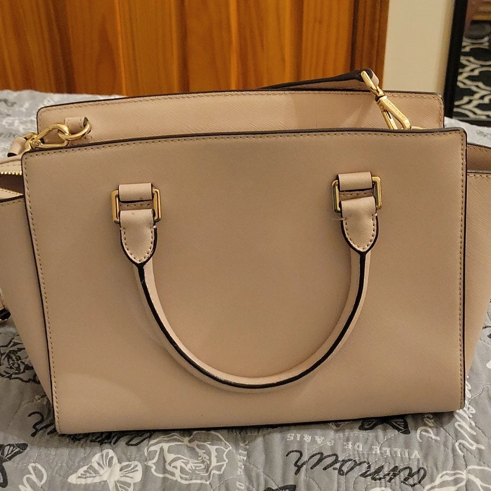 Beautiful Michael Kors pink Selma leather bag - Picture 2 of 8